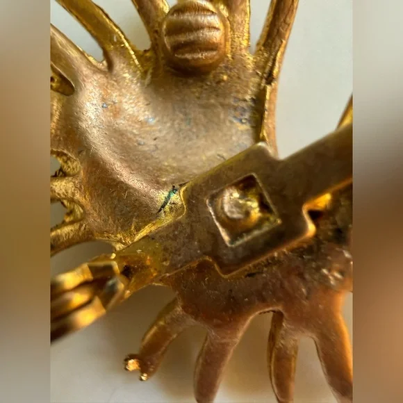 Vintage Mid Century Leaf Brooch/Gold-Tone Sunburst Brooch makers mark - Picture 3 of 4